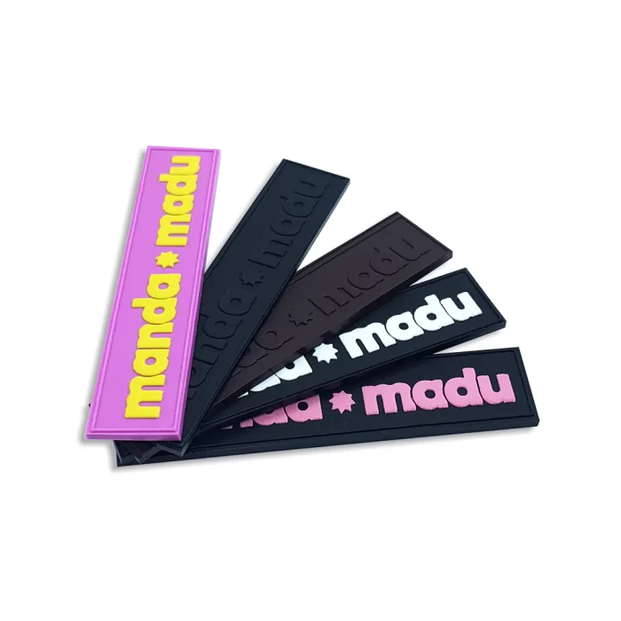 Etiqueta emborrachada para roupa