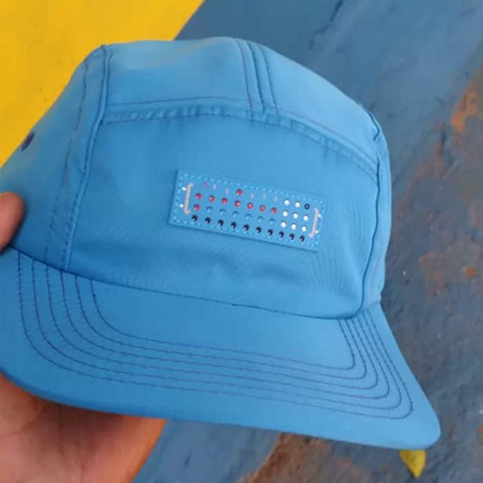 Etiqueta emborrachada para boné