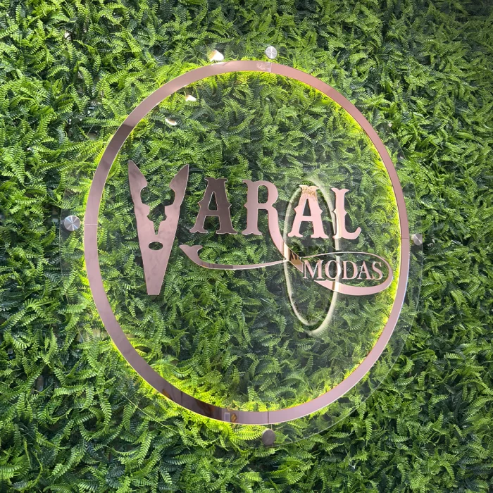 Logo LED em Acrílico